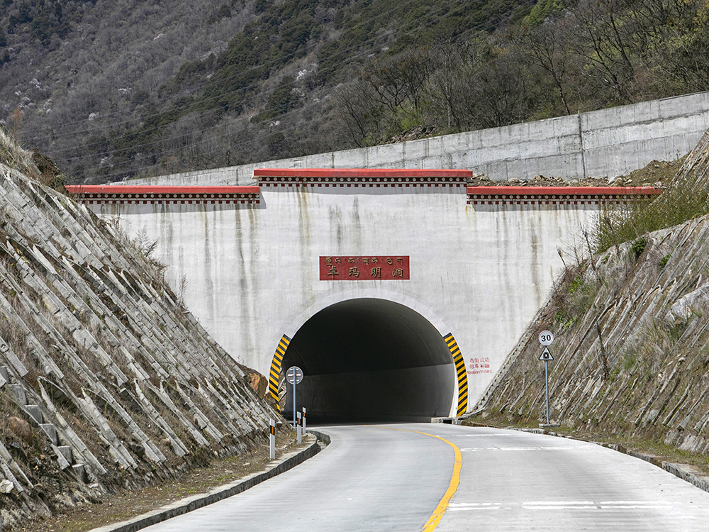 千库网_西藏公路风景摄影图_摄影图编号51314.jpg